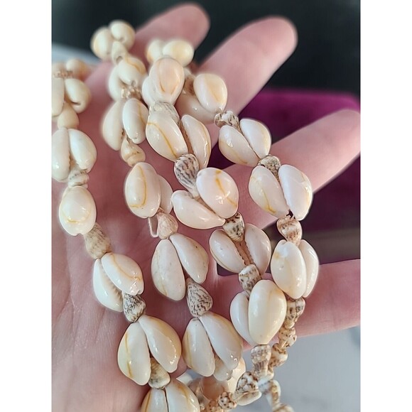 Vintage Shell Beaded Necklace - Picture 4 of 10